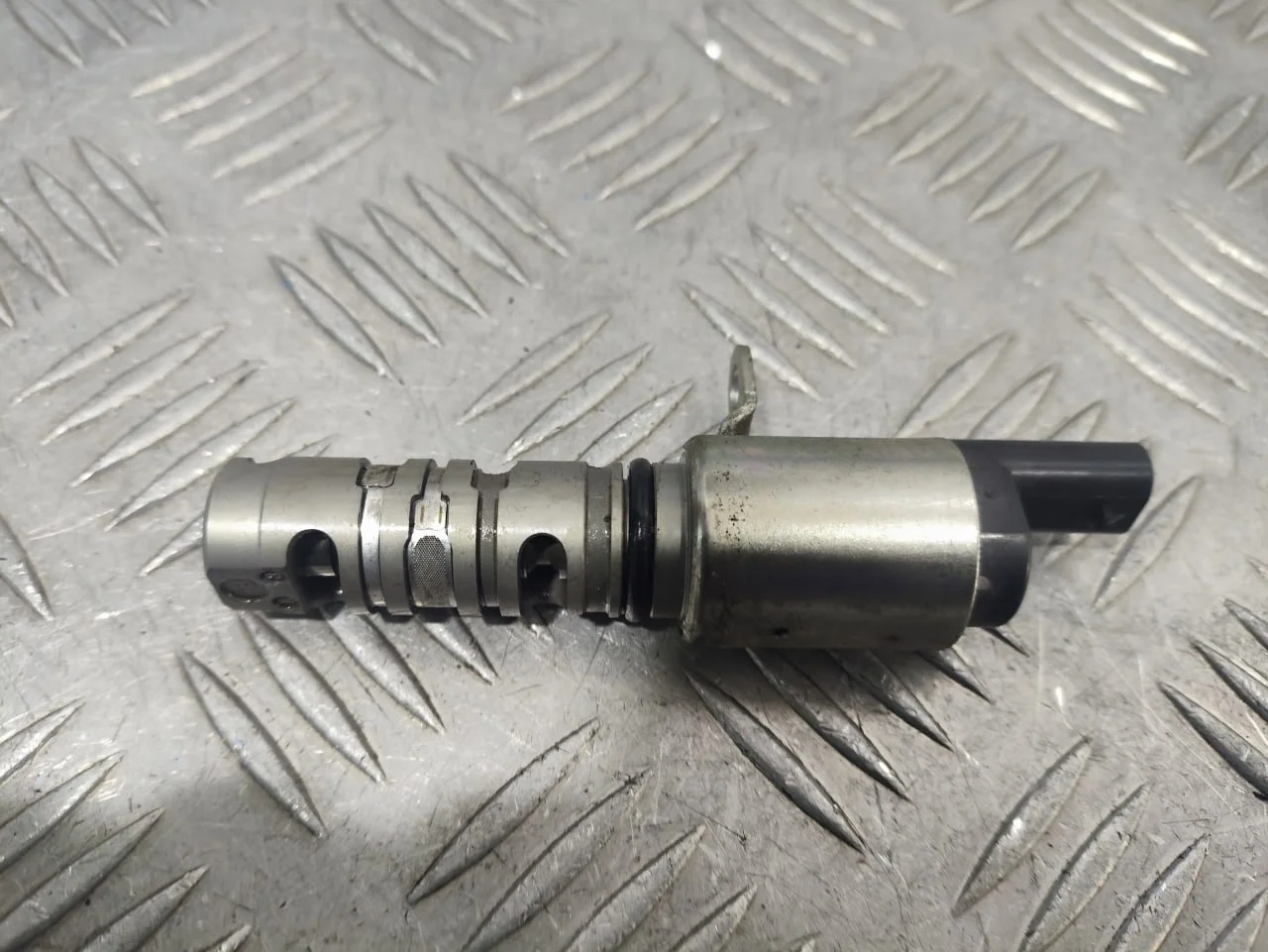 [Б/У] Клапан изменения фаз ГРМ [Код: 00608245 ]