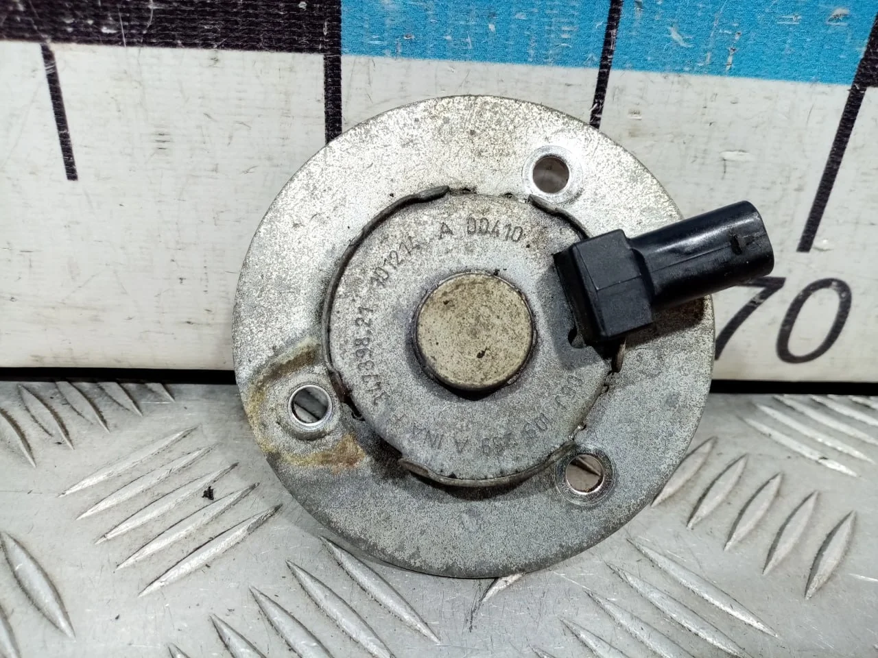 [Б/У] Клапан электромагнитный изменения фаз ГРМ [Код: 00584921 ]