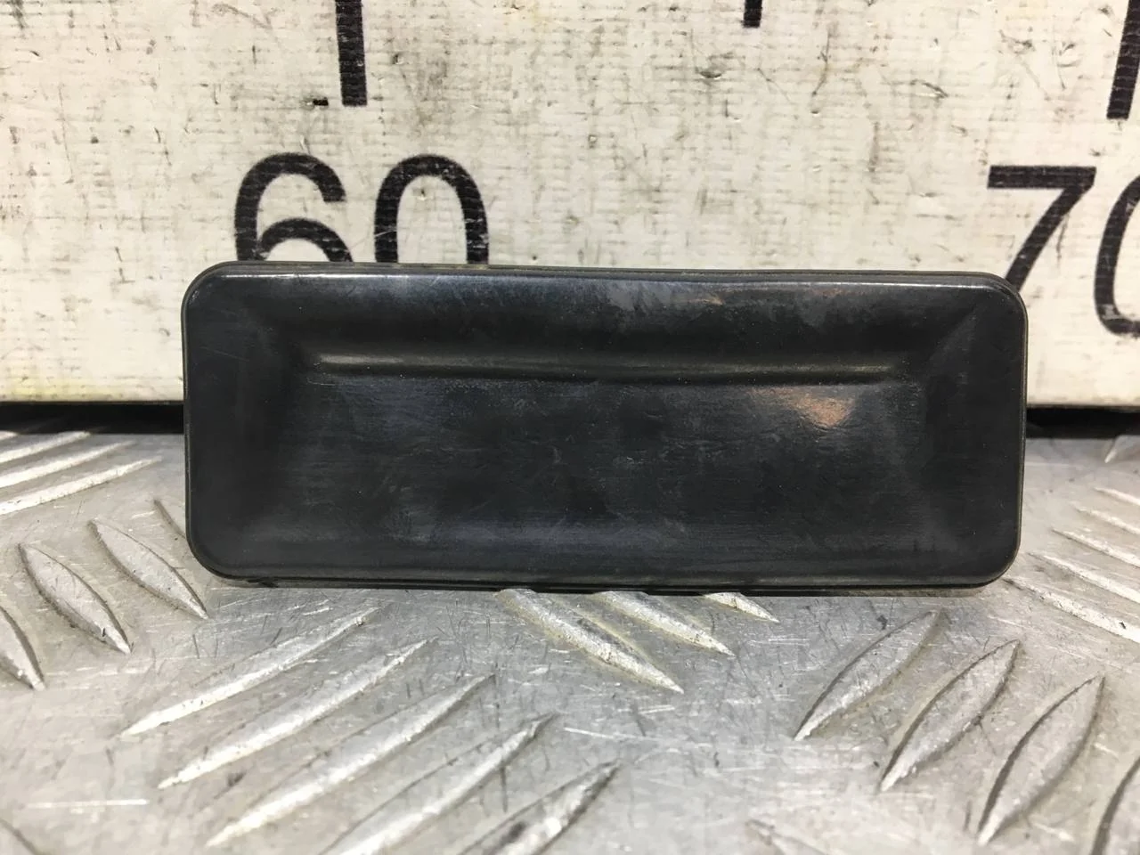 [Б/У] Кнопка открывания багажника Skoda Octavia [Код: 00600060 ]