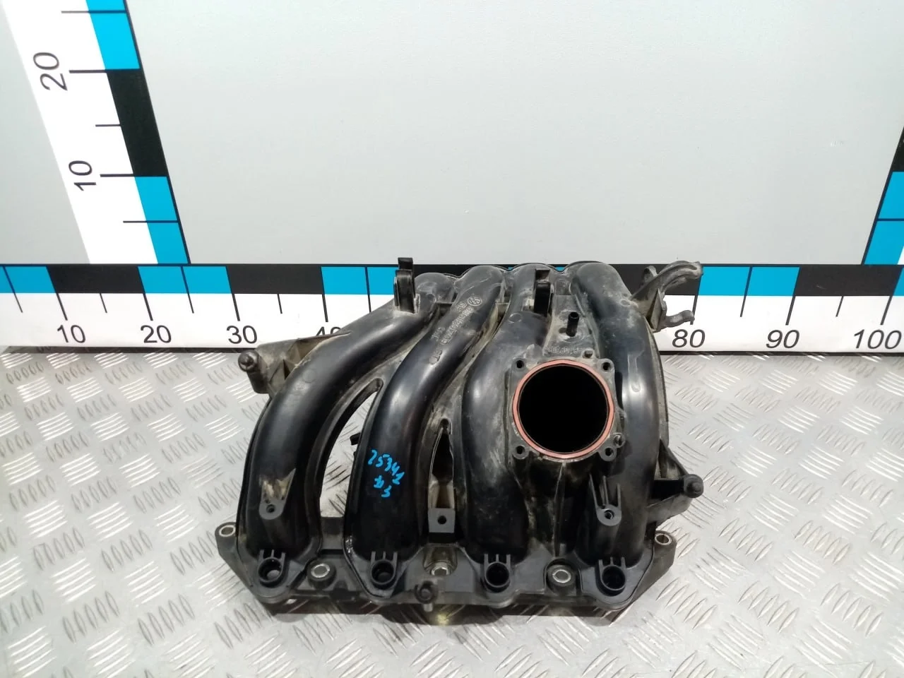 [Б/У] Коллектор впускной Golf Polo Caddy Fabia [Код: 00617792 ]