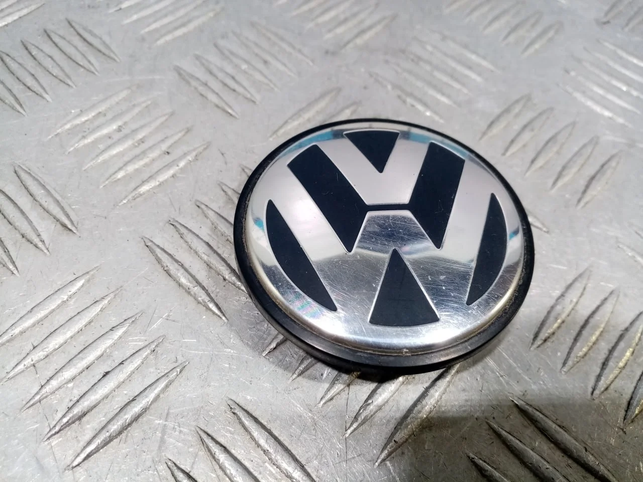 [Б/У] Колпак декоротивный легкосплавного диска [Код: 00573714 ]