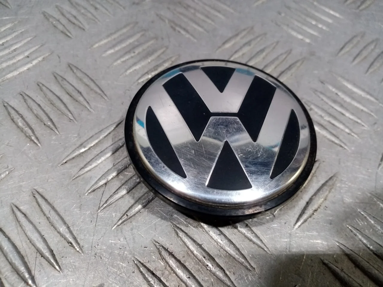 [Б/У] Колпак декоротивный легкосплавного диска [Код: 00573715 ]