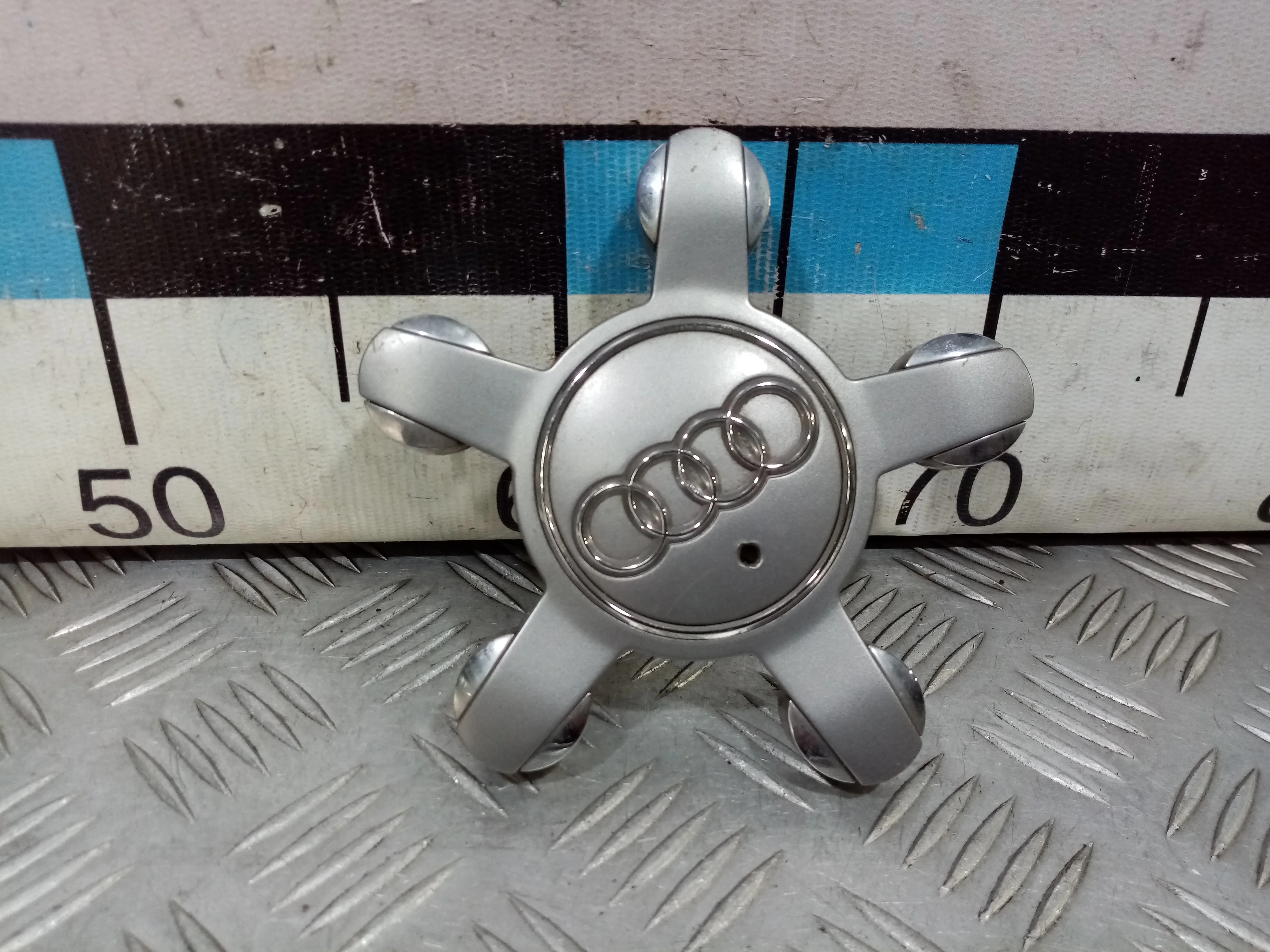 [Б/У] Колпак колеса [Код: 00405120 ]