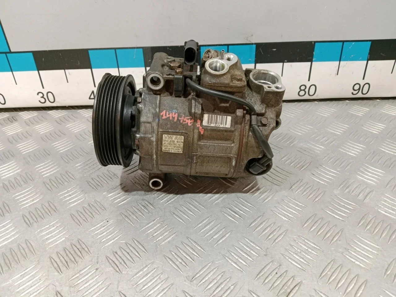 [Б/У] Компрессор кондиционера - Небольшая трещина на шкиве [ХОРОШЕЕ] [Код: 00674553 ]