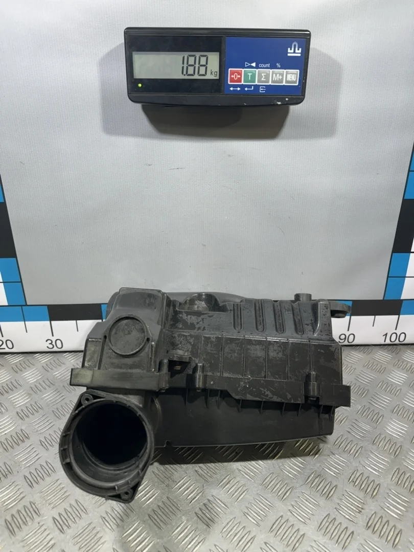 [Б/У] Корпус воздушного фильтра VW Caddy 2011 [Код: 00317683 ]