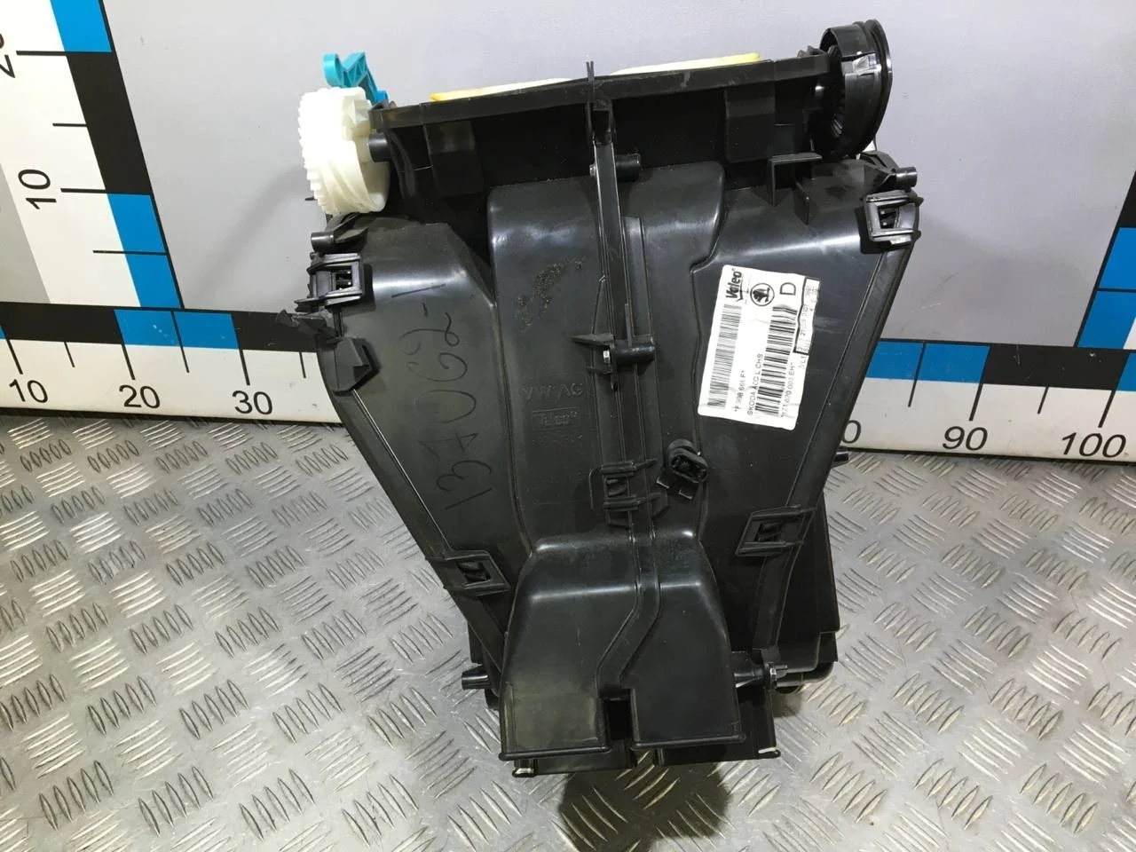 [Б/У] Корпус отопителя [Код: 00569556 ]