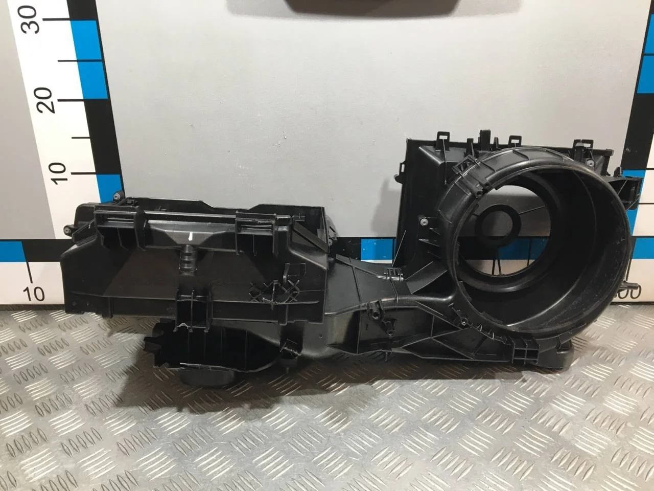 [Б/У] Корпус отопителя [Код: 00654897 ]