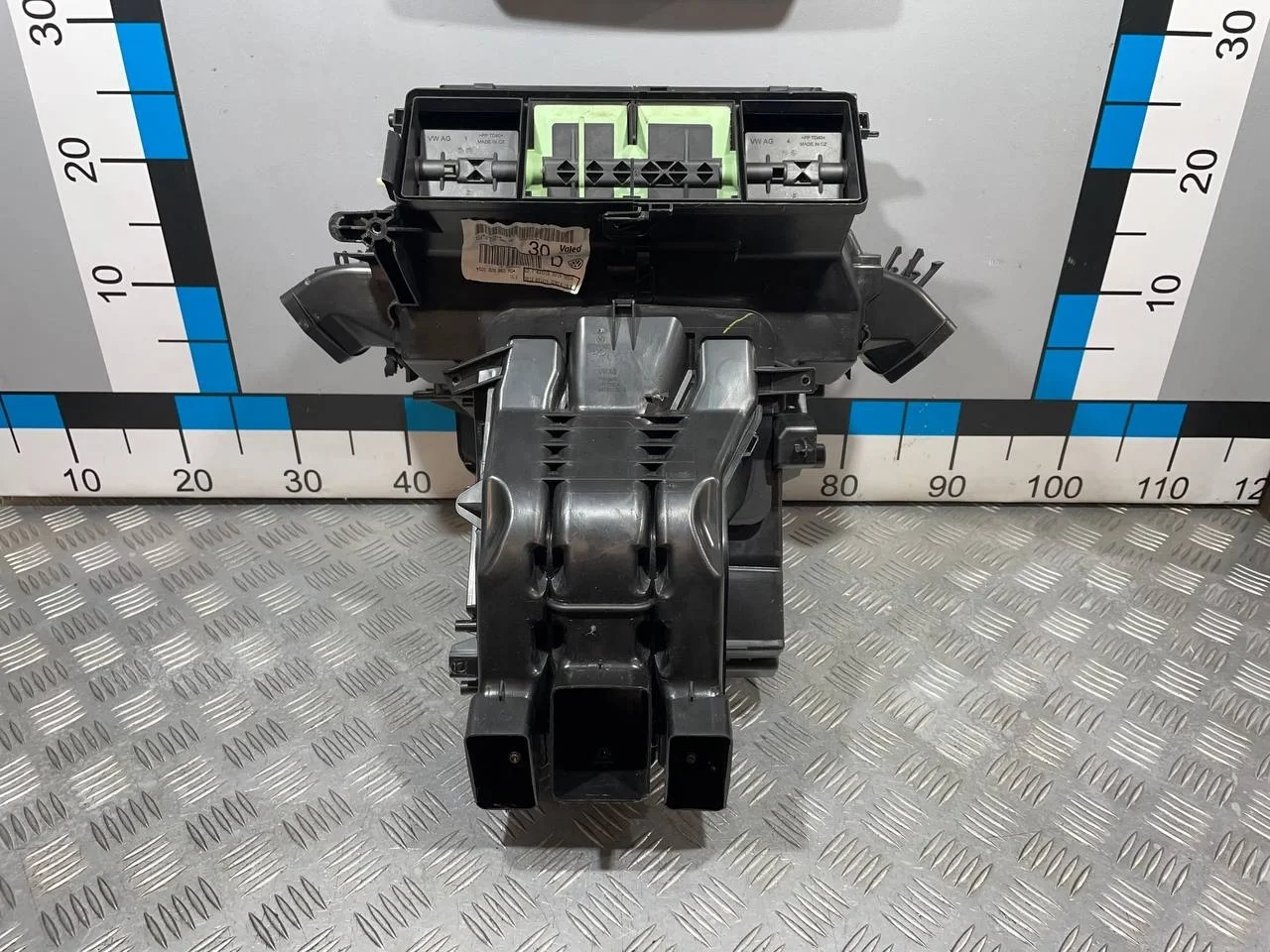 [Б/У] Корпус отопителя [Код: 00653222 ]