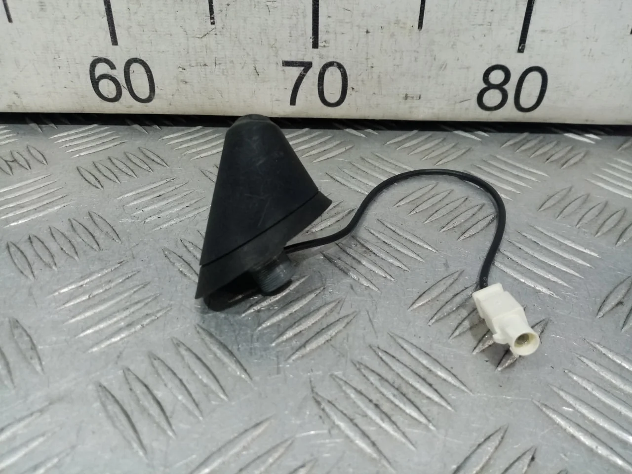 [Б/У] Корпус-кронштейн антенны [Код: 00596780 ]