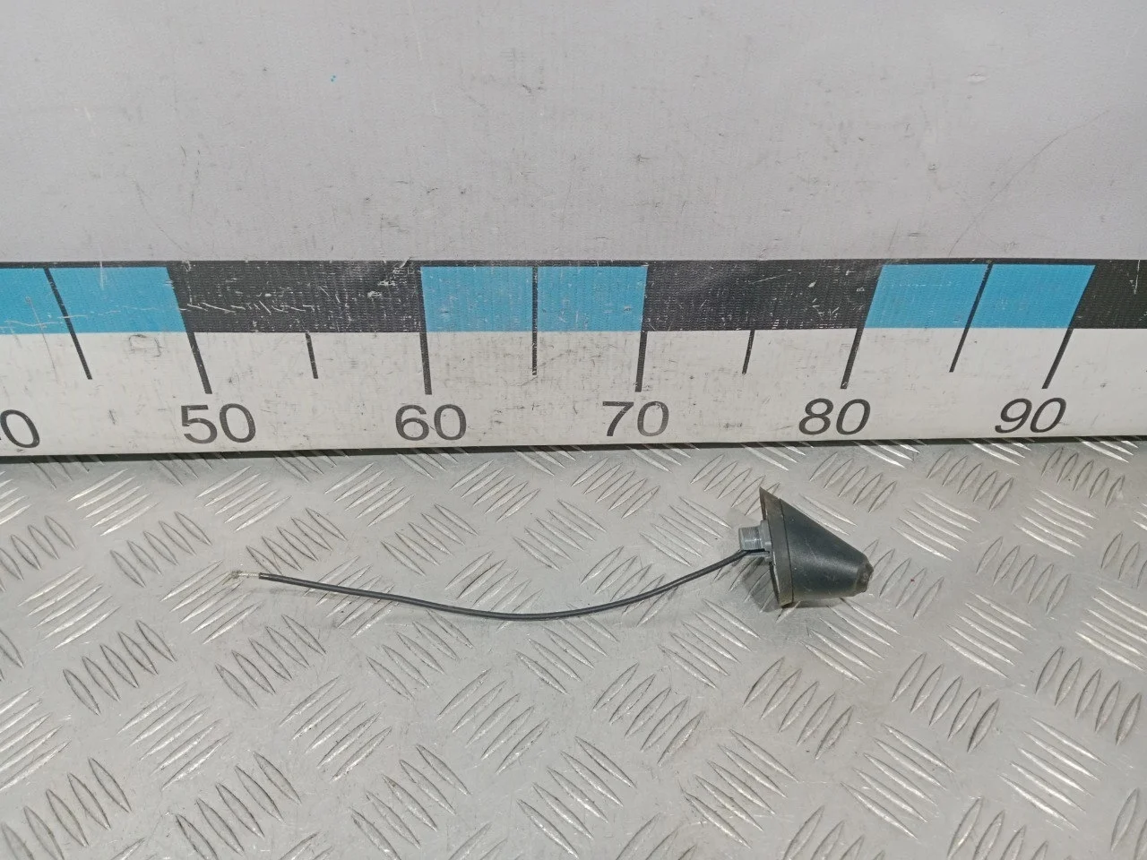 [Б/У] Корпус-кронштейн антенны - Нет разъема [Незначительные дефекты] [Код: 00607714 ]