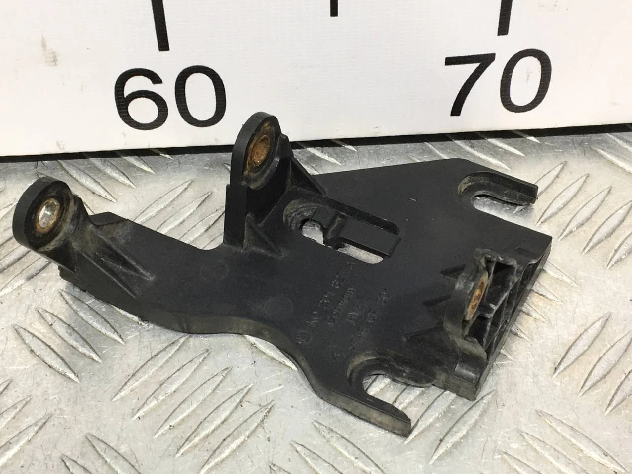 [Б/У] Кронштейн абсорбера [Код: 00615197 ]