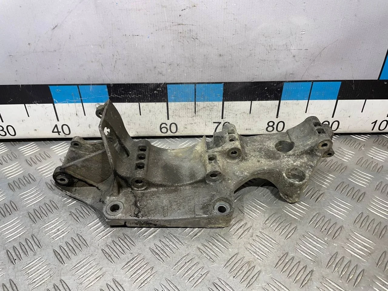 [Б/У] Кронштейн генератора [Код: 00607307 ]