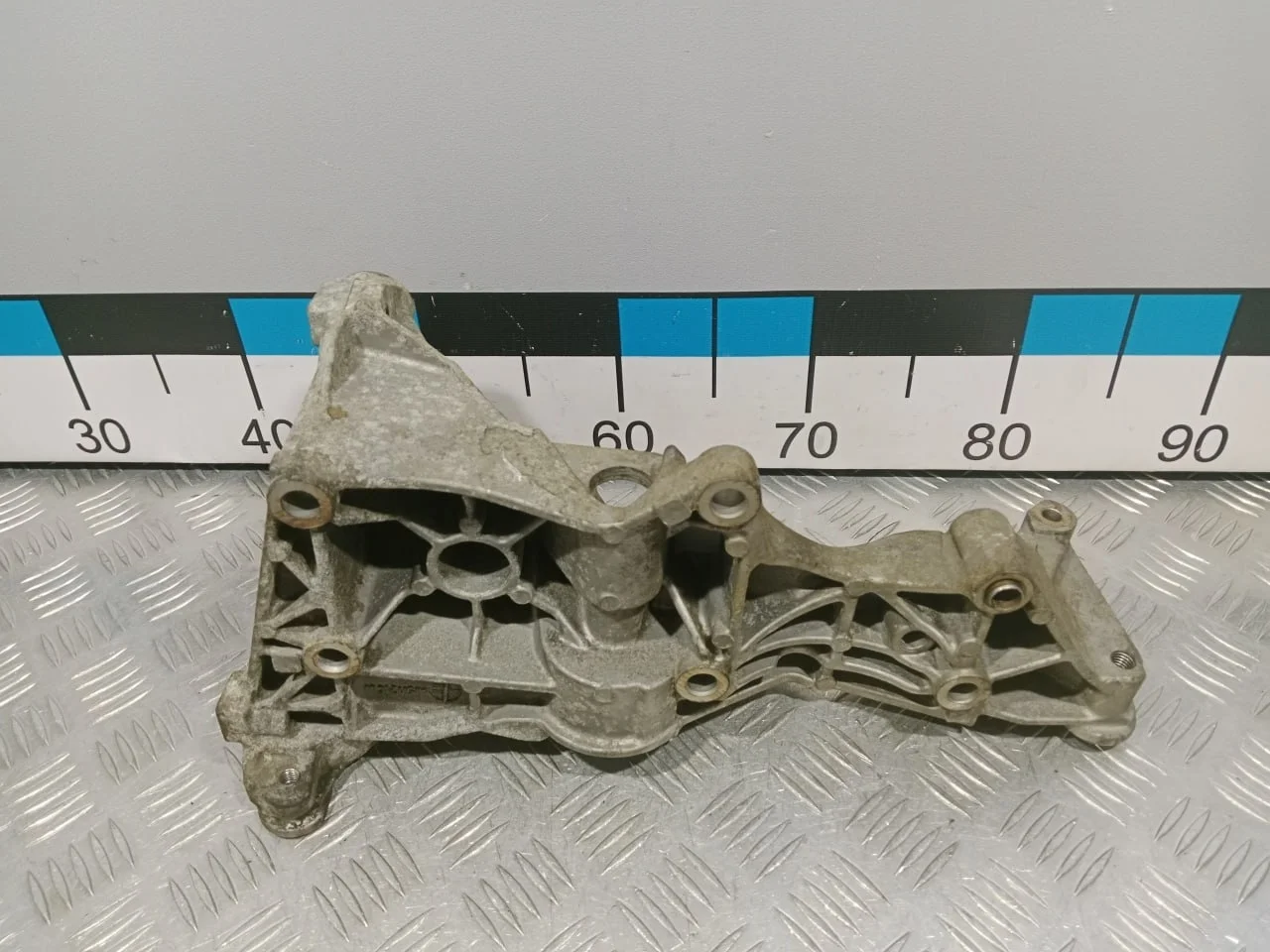 [Б/У] Кронштейн генератора Audi [Код: 00632669 ]