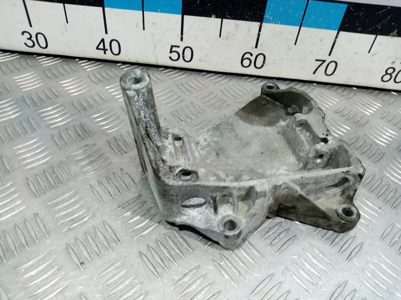 [Б/У] Кронштейн генератора VW [Код: 00581411 ]