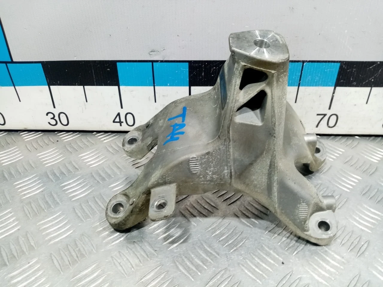 [Б/У] Кронштейн двигателя правый [Код: 00580852 ]