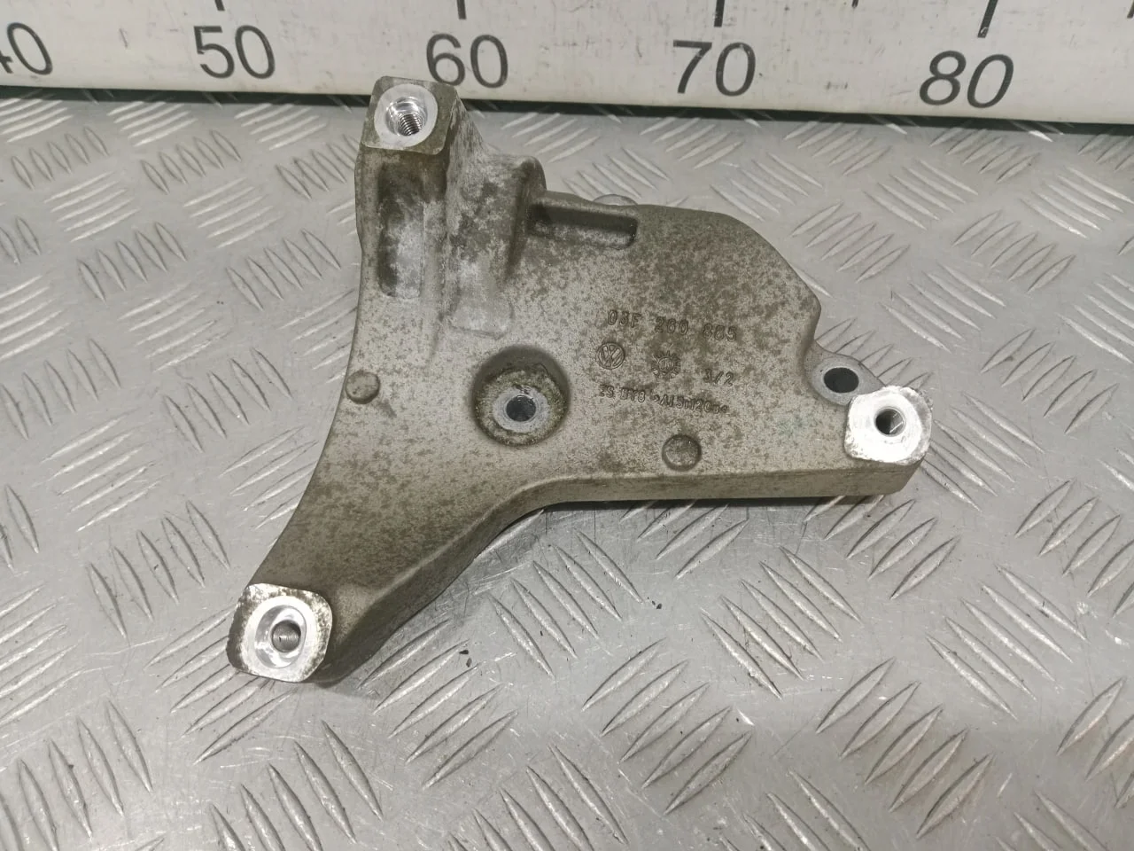 [Б/У] Кронштейн компрессора кондиционера [Код: 00595711 ]