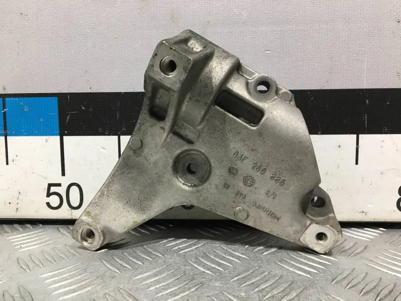 [Б/У] Кронштейн компрессора кондиционера [Код: 00685464 ]