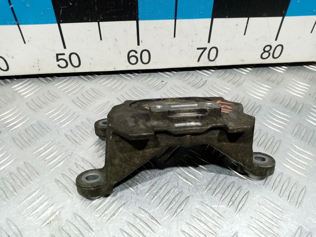 [Б/У] Кронштейн КПП [Код: 00684653 ]