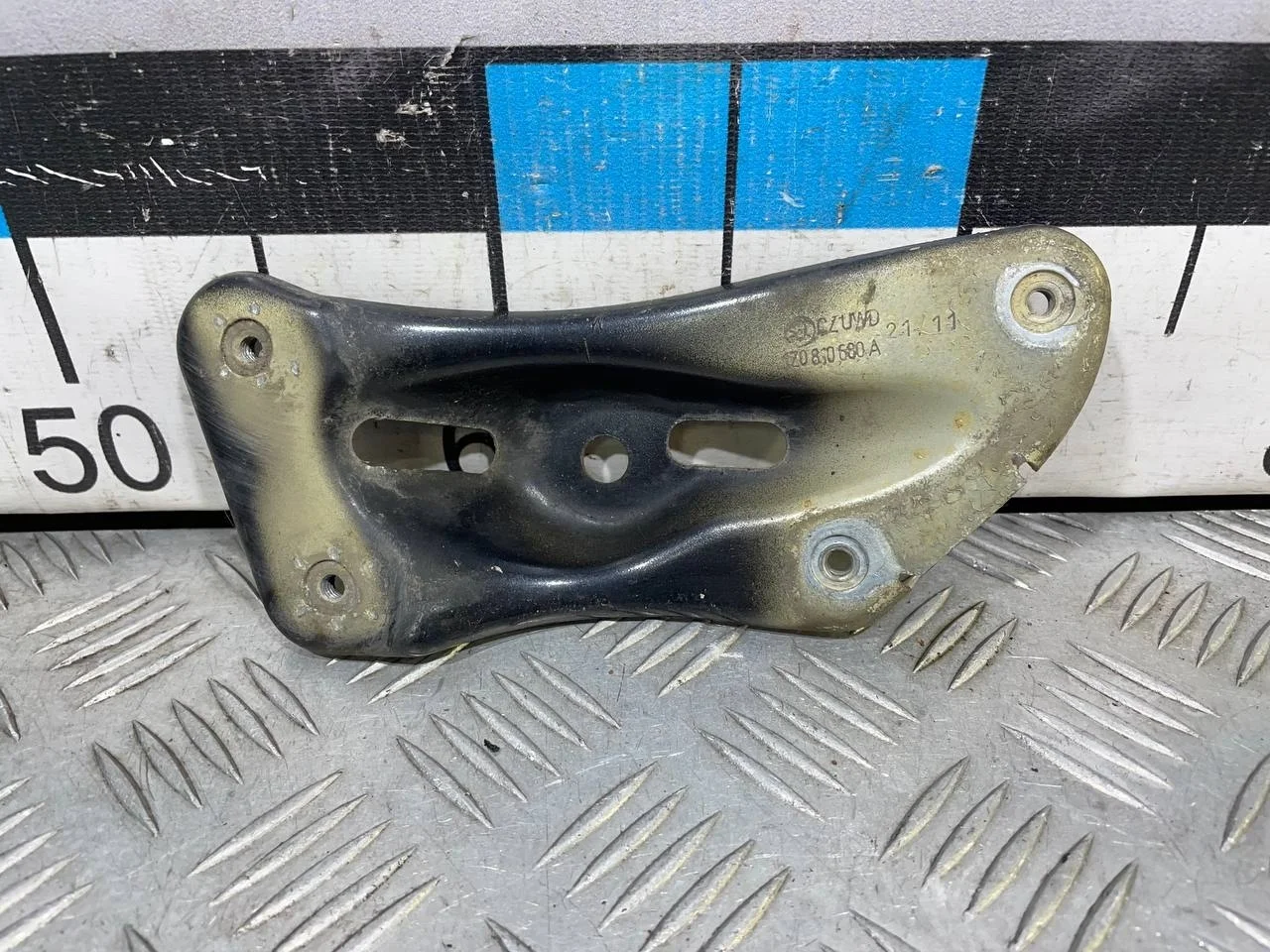 [Б/У] Кронштейн крепления крыла [Код: 00524784 ]