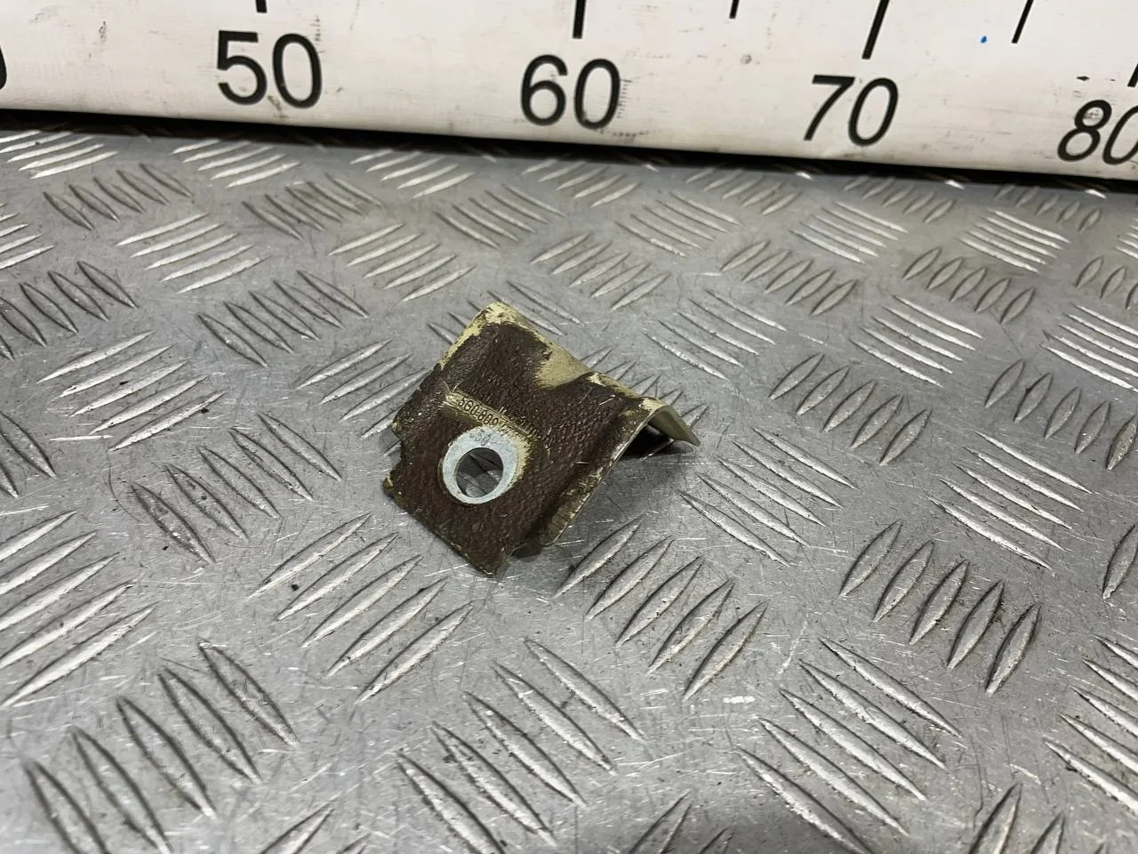 [Б/У] Кронштейн крепления крыла [Код: 00641262 ]