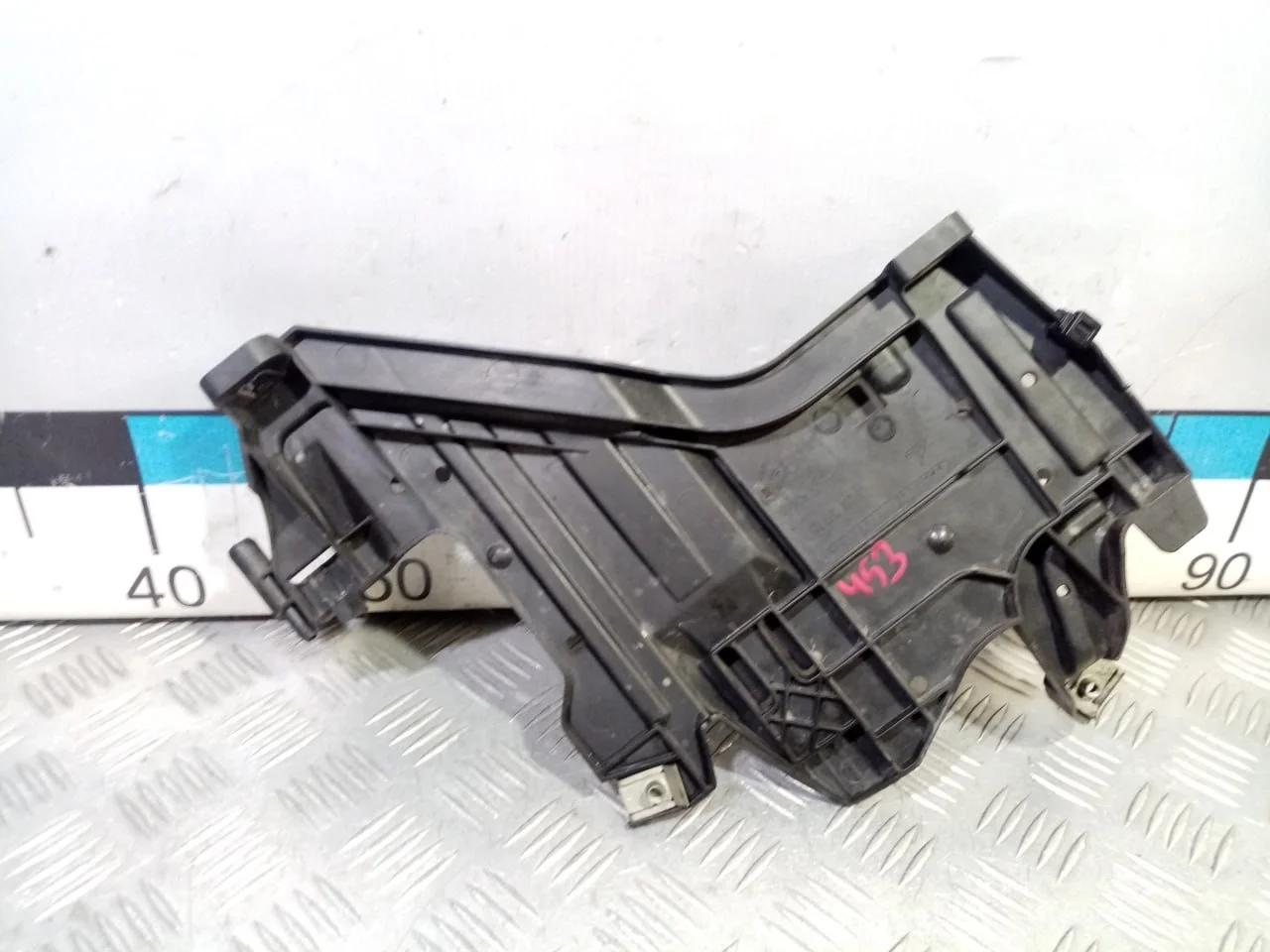 [Б/У] Кронштейн крепления фары левый [Код: 00581949 ]