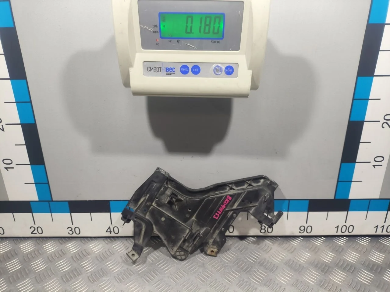 [Б/У] Кронштейн крепления фары левый [Код: 00667653 ]