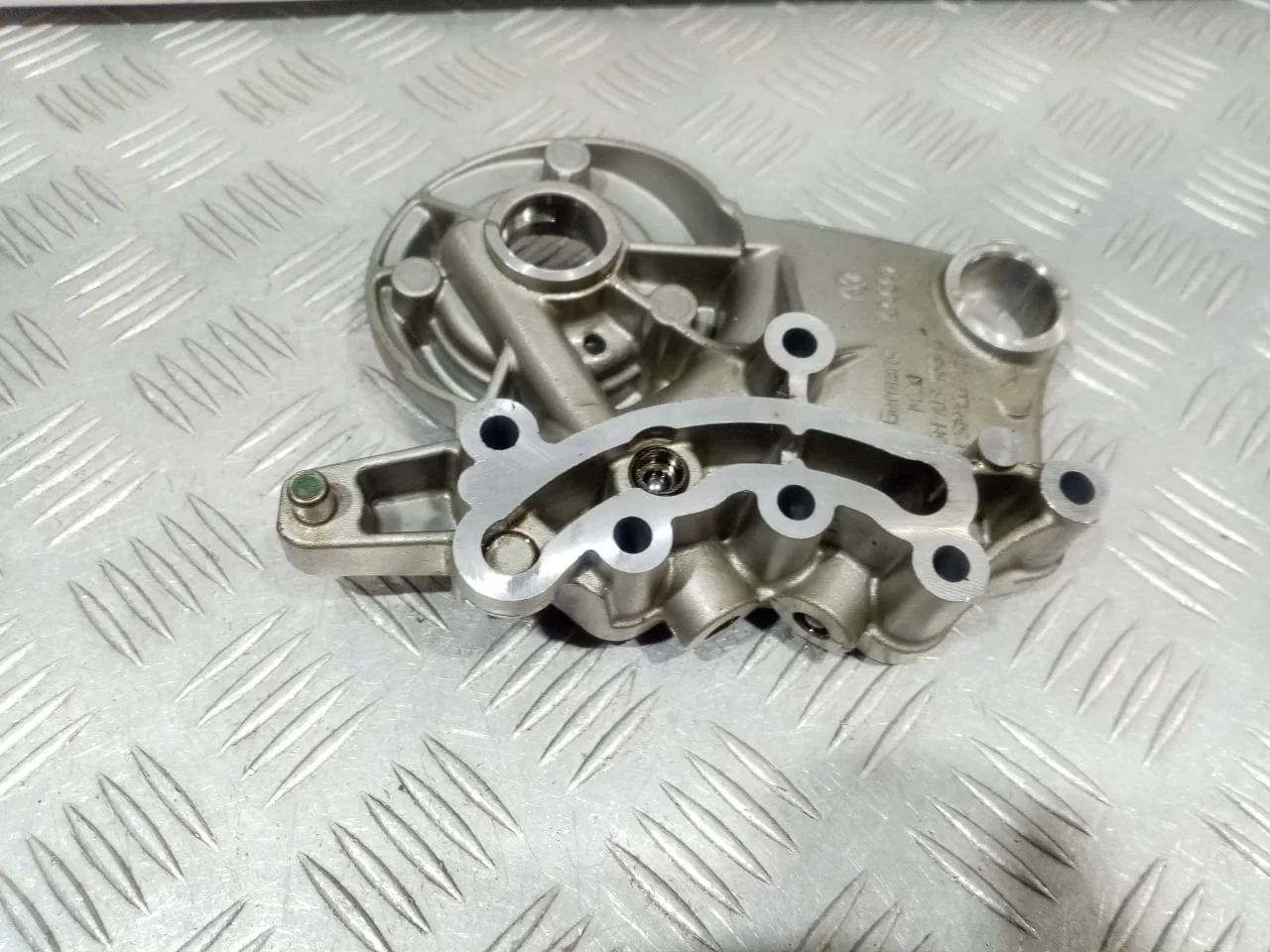 [Б/У] Кронштейн опорный распредвала [Код: 00685086 ]