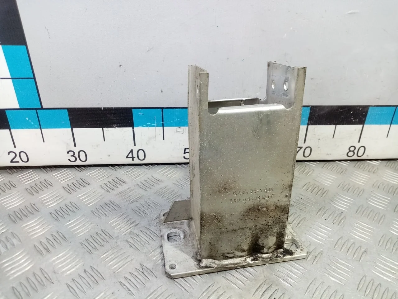 [Б/У] Кронштейн переднего усилителя левый [Код: 00582118 ]