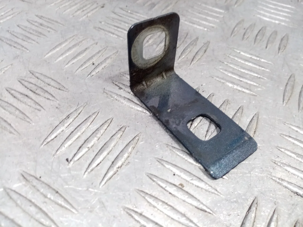 [Б/У] Кронштейн передней панели [Код: 00528854 ]