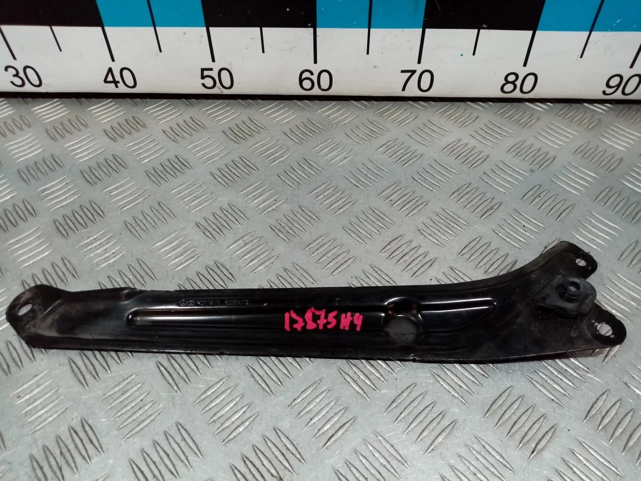 [Б/У] Кронштейн передней панели правый [Код: 00629247 ]