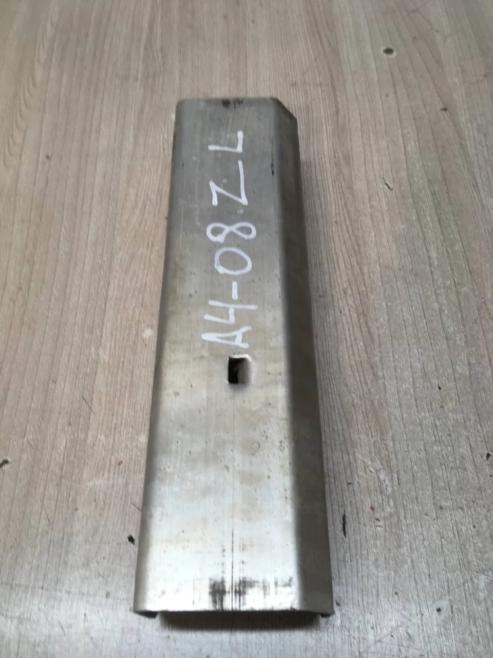 [Б/У] Кронштейн усилителя заднего бампера левый [Код: 00584879 ]