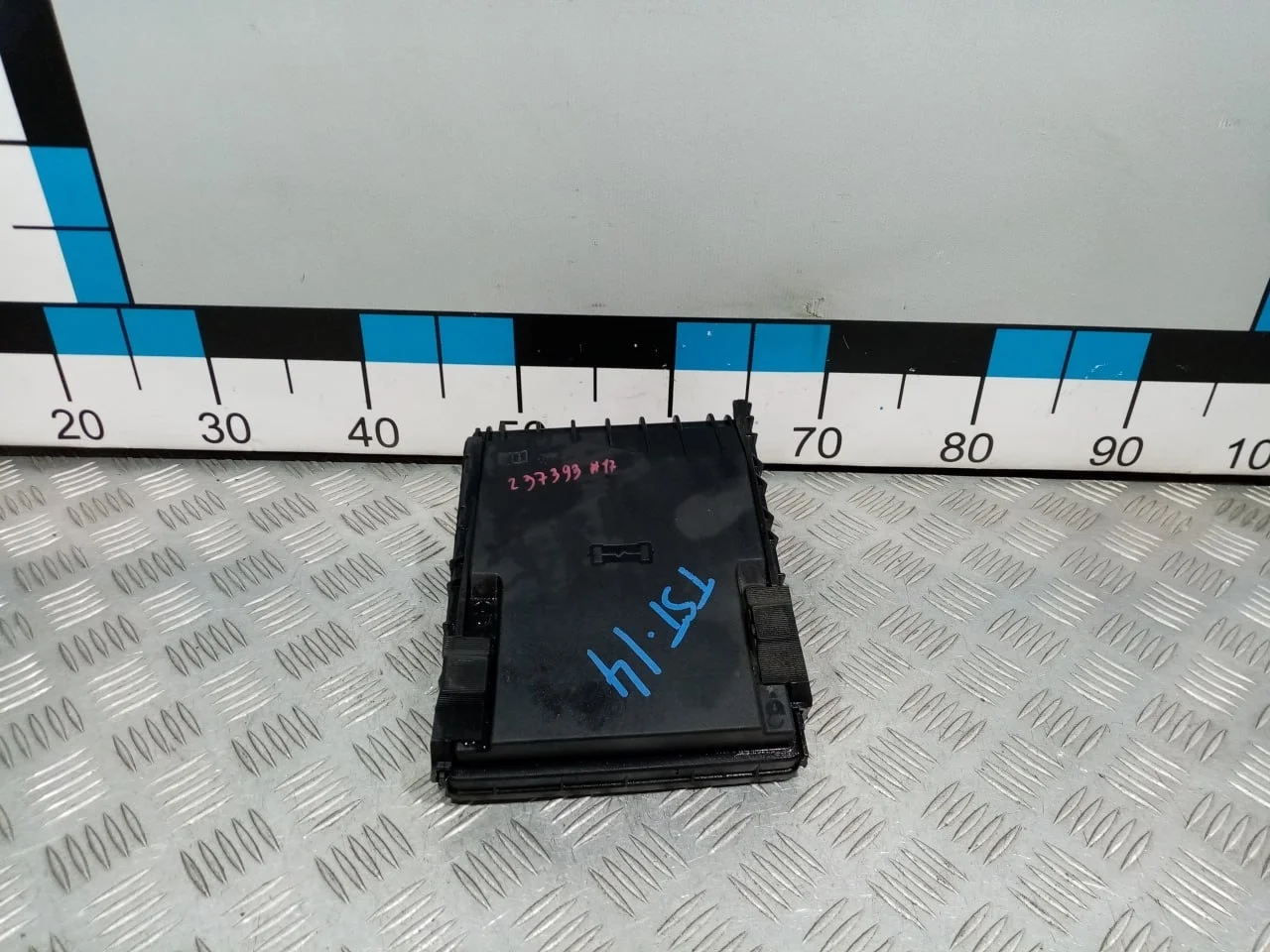 [Б/У] Крышка блока предохранителей [Код: 00627739 ]