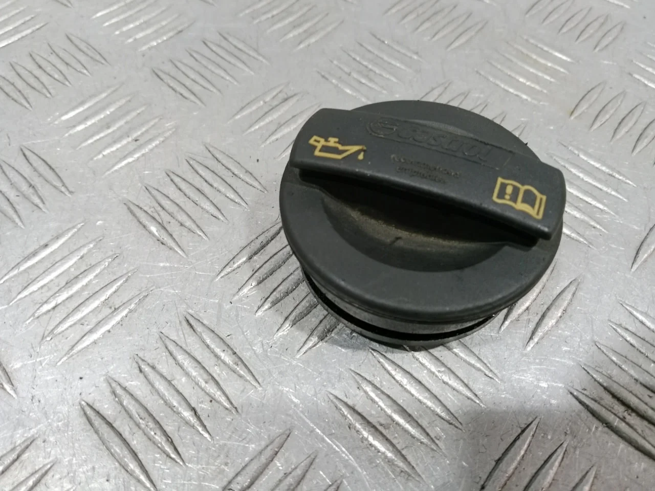 [Б/У] Крышка маслозаливной горловины [Код: 00624853 ]