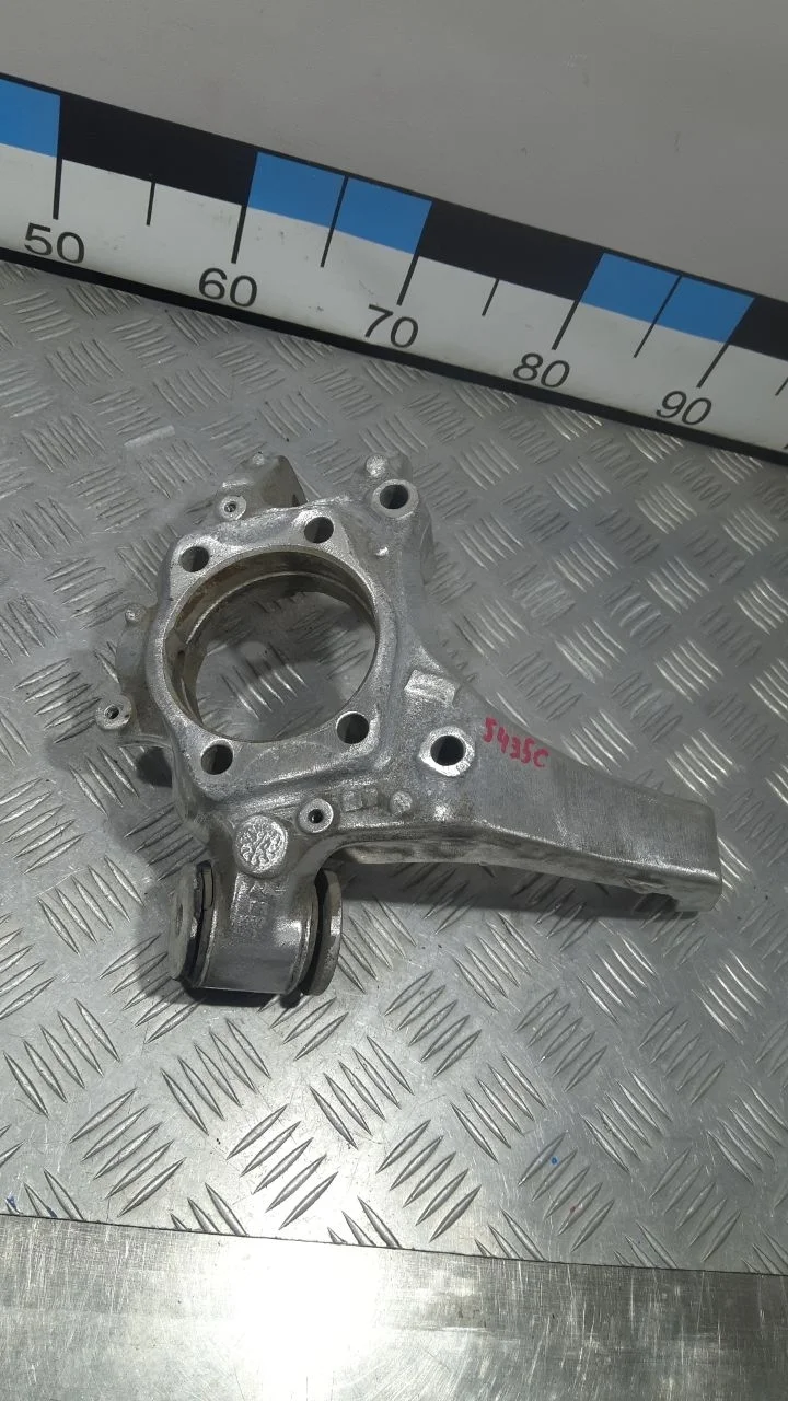 [Б/У] Кулак поворотный задний левый (85мм) Audi A8 [Код: 00373460 ]