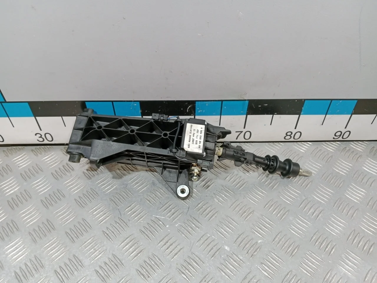 [Б/У] Кулиса КПП - Без ручки [ХОРОШЕЕ] [Код: 00681596 ]