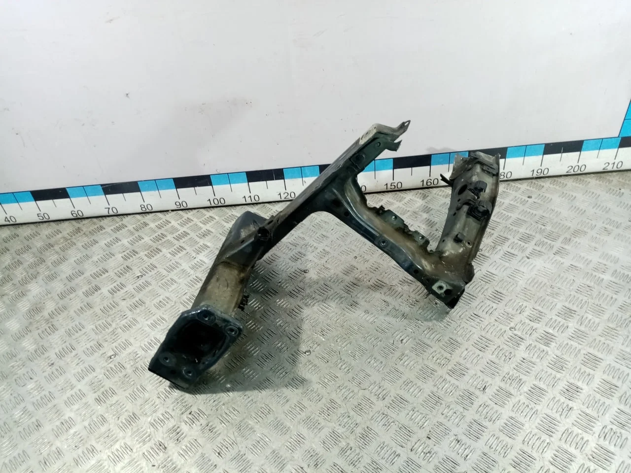 [Б/У] Лонжерон передний левый VAG - (Состояние: передняя часть) [ХОРОШЕЕ] [Код: 00528843 ]