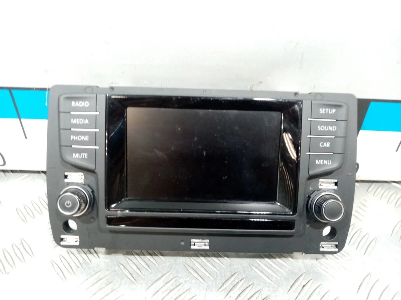 [Б/У] Магнитола (монитор) - (Состояние: следы клея на регуляторе) [ХОРОШЕЕ] [Код: 00639917 ]