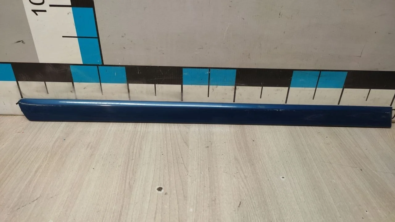 [Б/У] Молдинг двери задней правой верхний Audi - под покраску [ХОРОШЕЕ] [Код: 00593669 ]