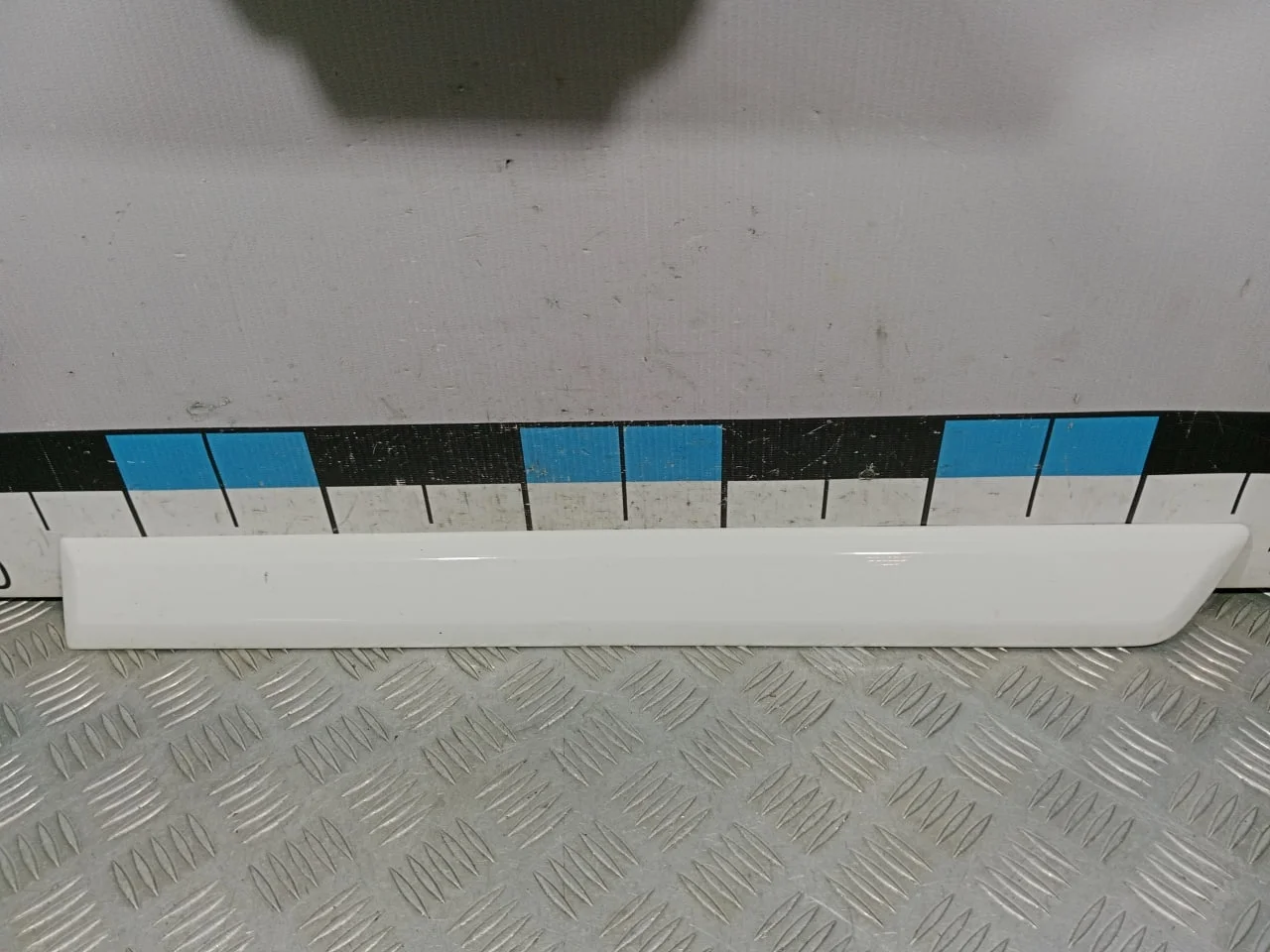 [Б/У] Молдинг задней левой двери [Код: 00602386 ]