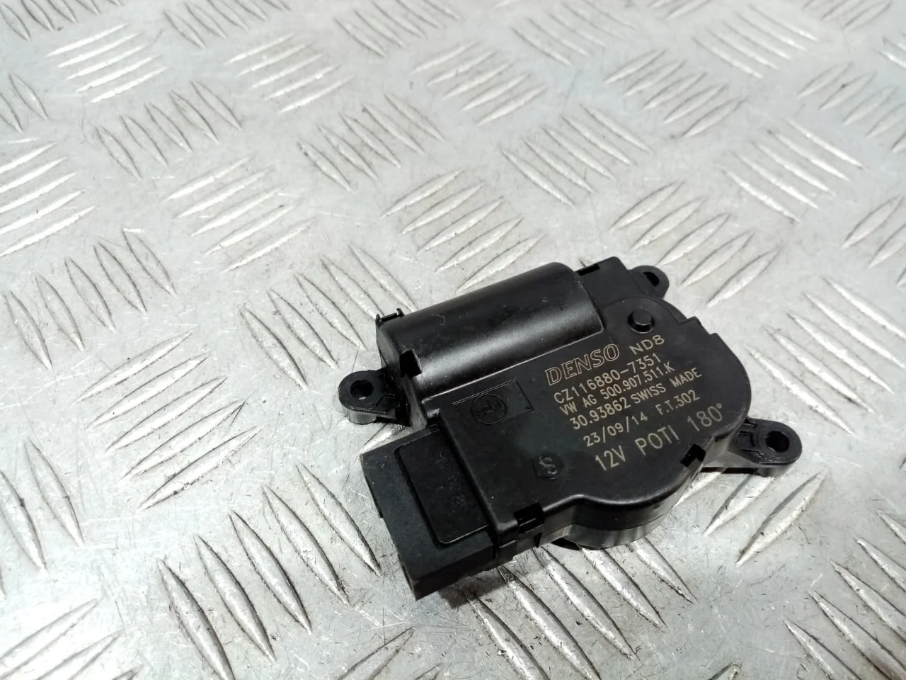 [Б/У] Моторчик заслонки отопителя [Код: 00639949 ]