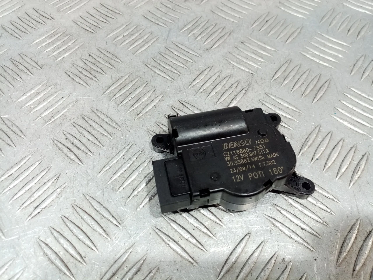 [Б/У] Моторчик заслонки отопителя [Код: 00639950 ]