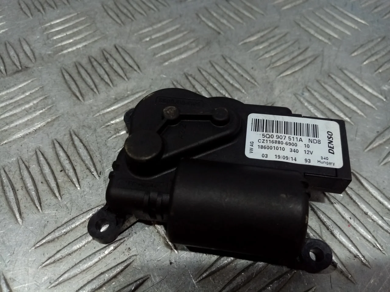 [Б/У] Моторчик заслонки отопителя [Код: 00640055 ]