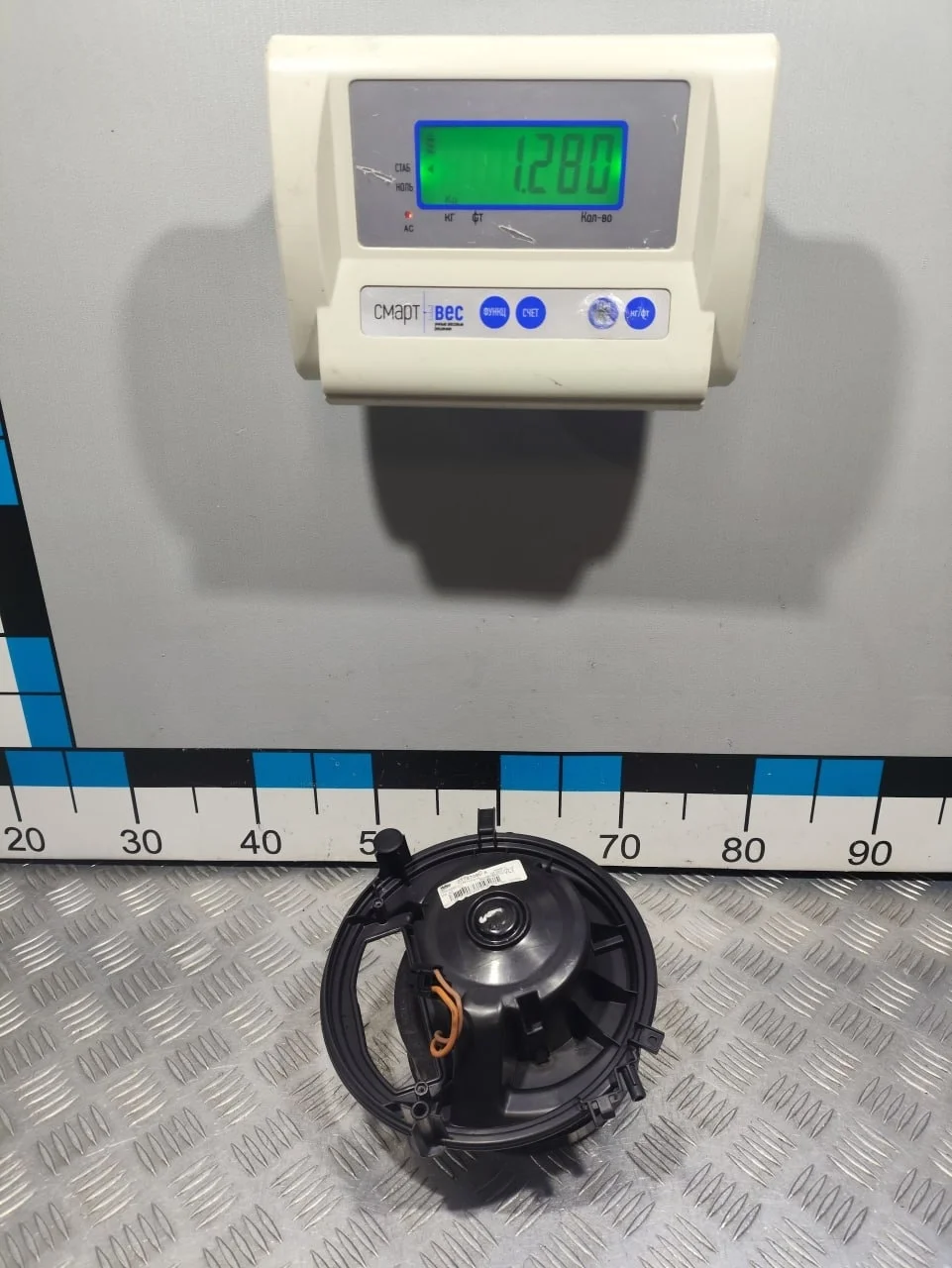 [Б/У] Моторчик отопителя [Код: 00654295 ]