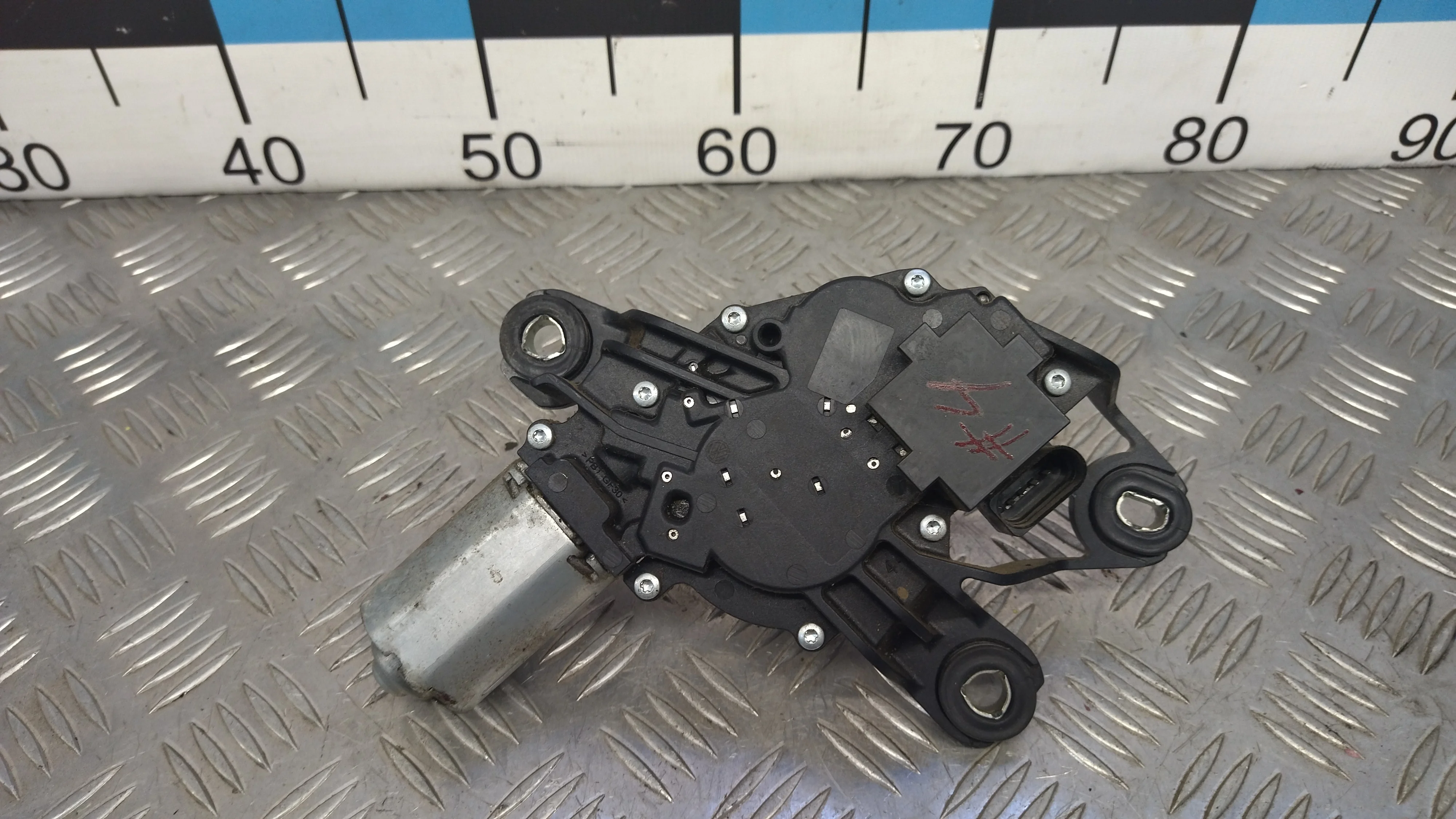 [Б/У] Моторчик стеклоочистителя задний [Код: 00359820 ]