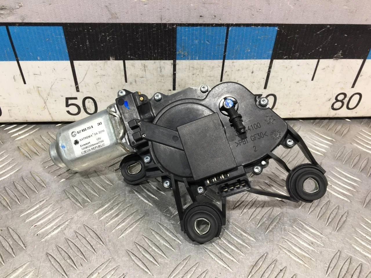 [Б/У] Моторчик стеклоочистителя задний Skoda [Код: 00601830 ]