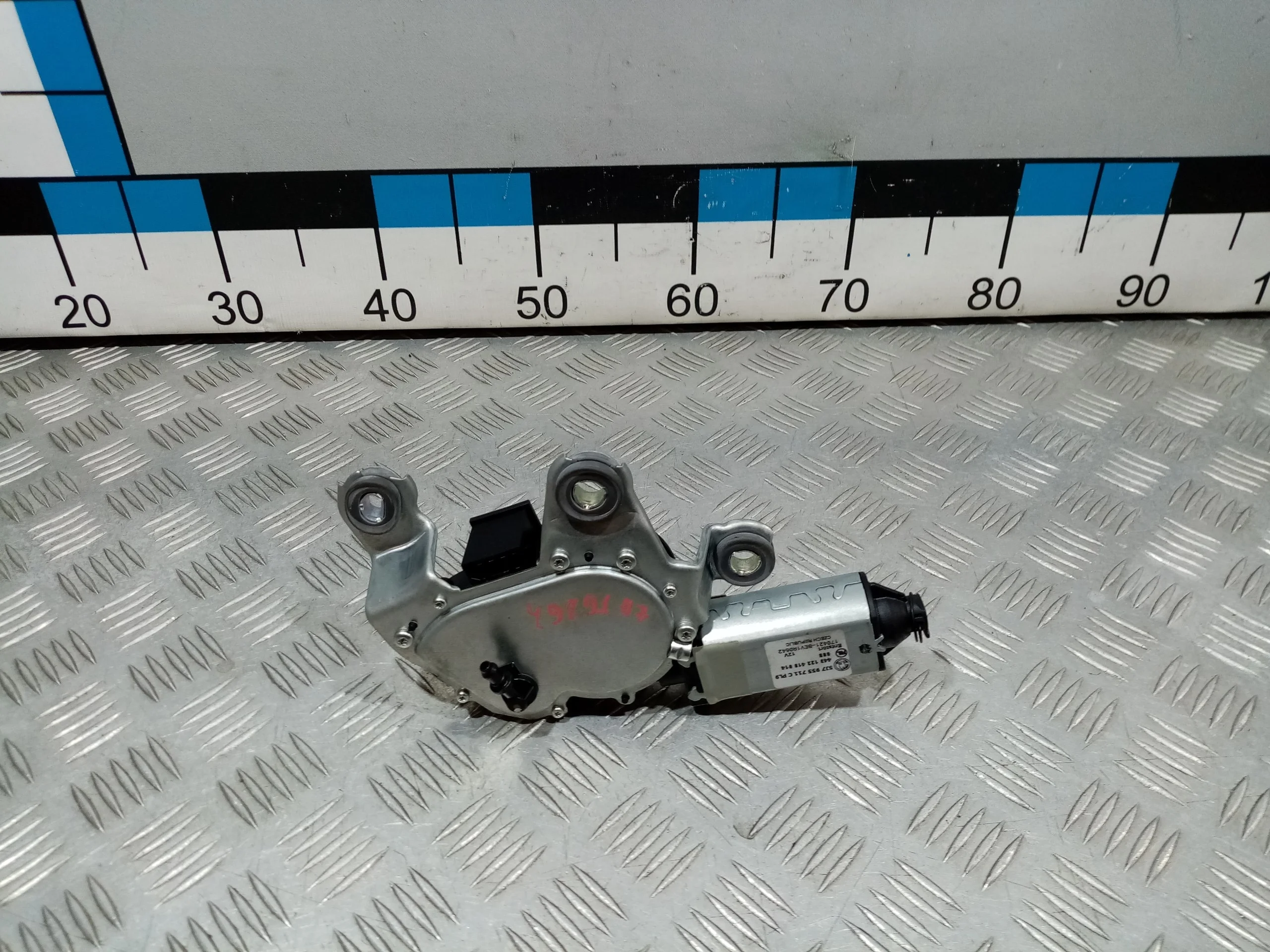 [Б/У] Моторчик стеклоочистителя задний Skoda [Код: 00678926 ]