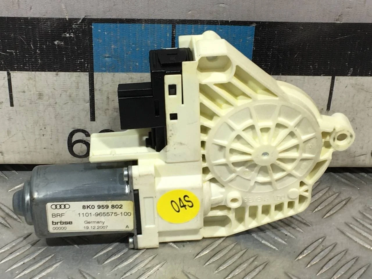 [Б/У] Моторчик стеклопод. передний правый [Код: 00603244 ]