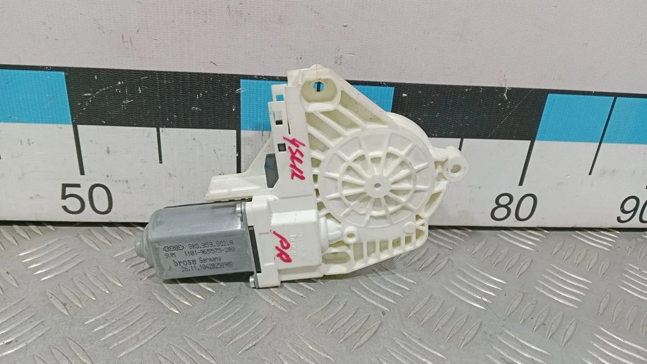 [Б/У] Моторчик стеклоподъемника Audi [Код: 00390351 ]