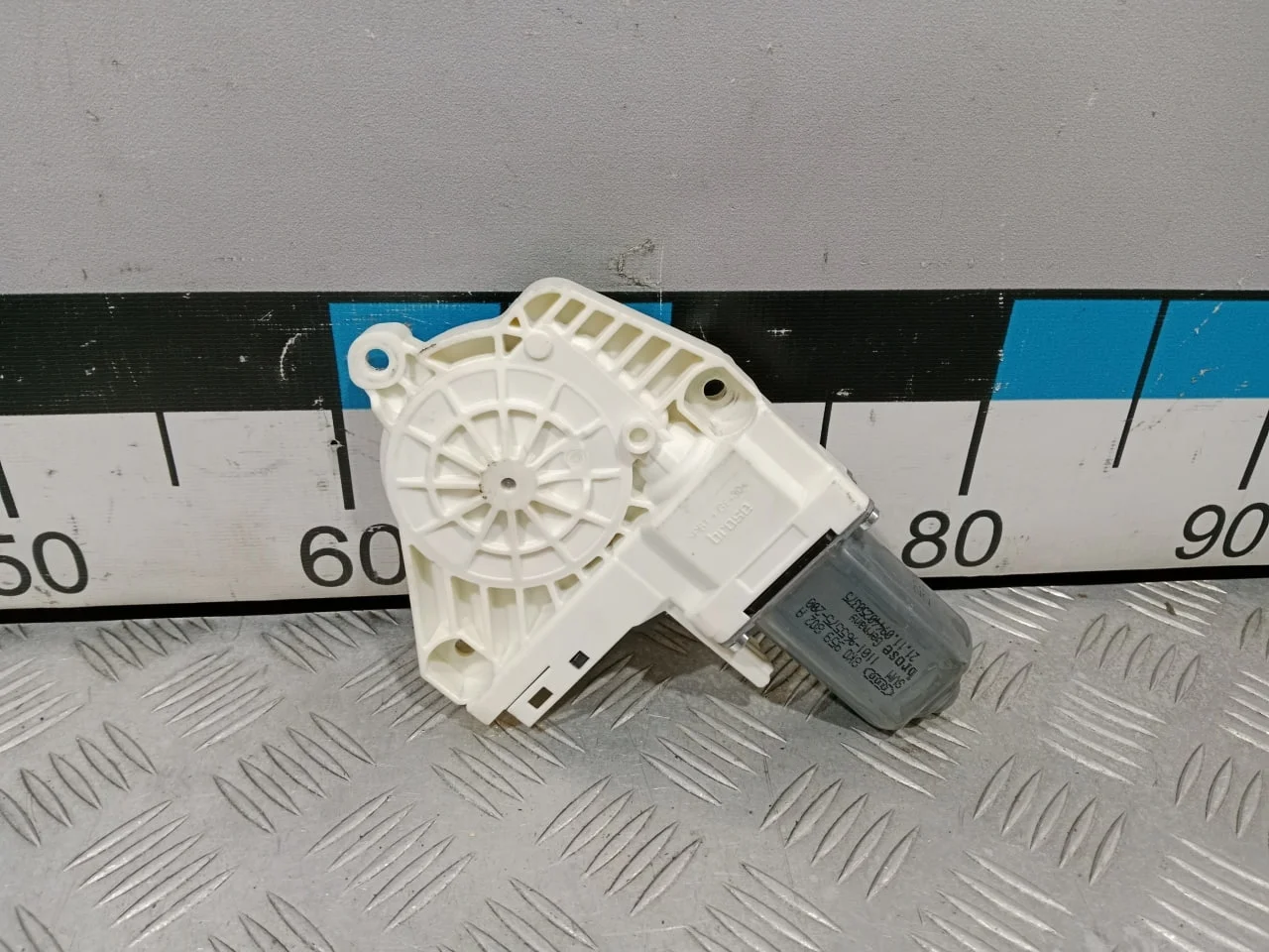 [Б/У] Моторчик стеклоподъемника Audi [Код: 00670964 ]