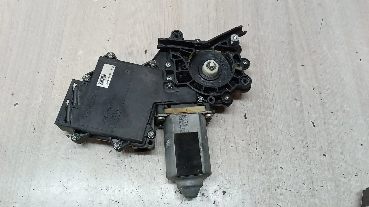 [Б/У] Моторчик стеклоподъемника VW Sharan [Код: 00654463 ]